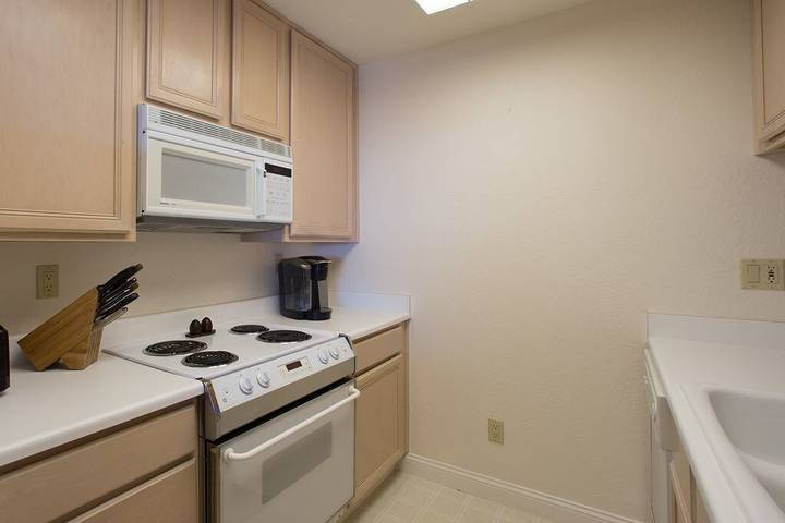 Gîte pour 6 personnes, avec piscine et jacuzzi ainsi que sauna et balcon à Monterey - 2