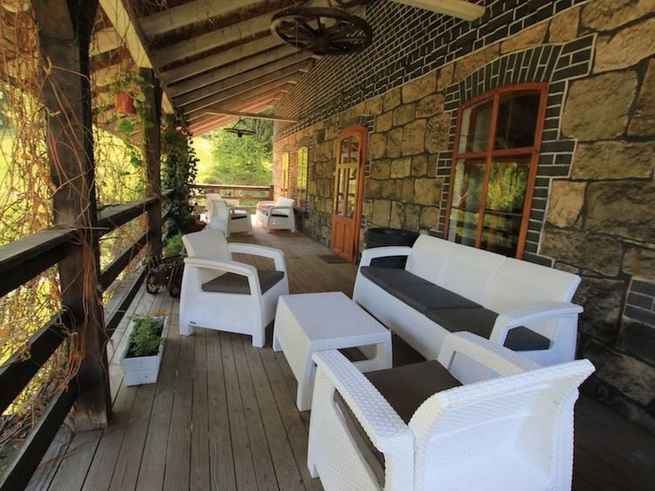 Exklusives Ferienhaus mit Schwimmbad direkt am Wasser in Szklarska Poręba, Sudeten (Polen)