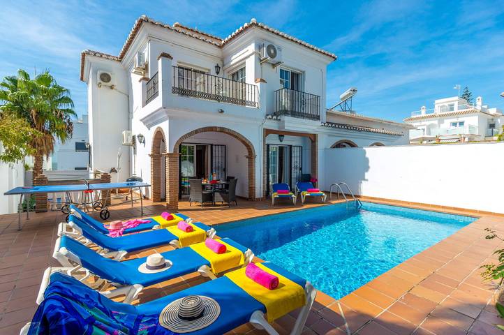 Villa for 6 people, with garden in Nerja