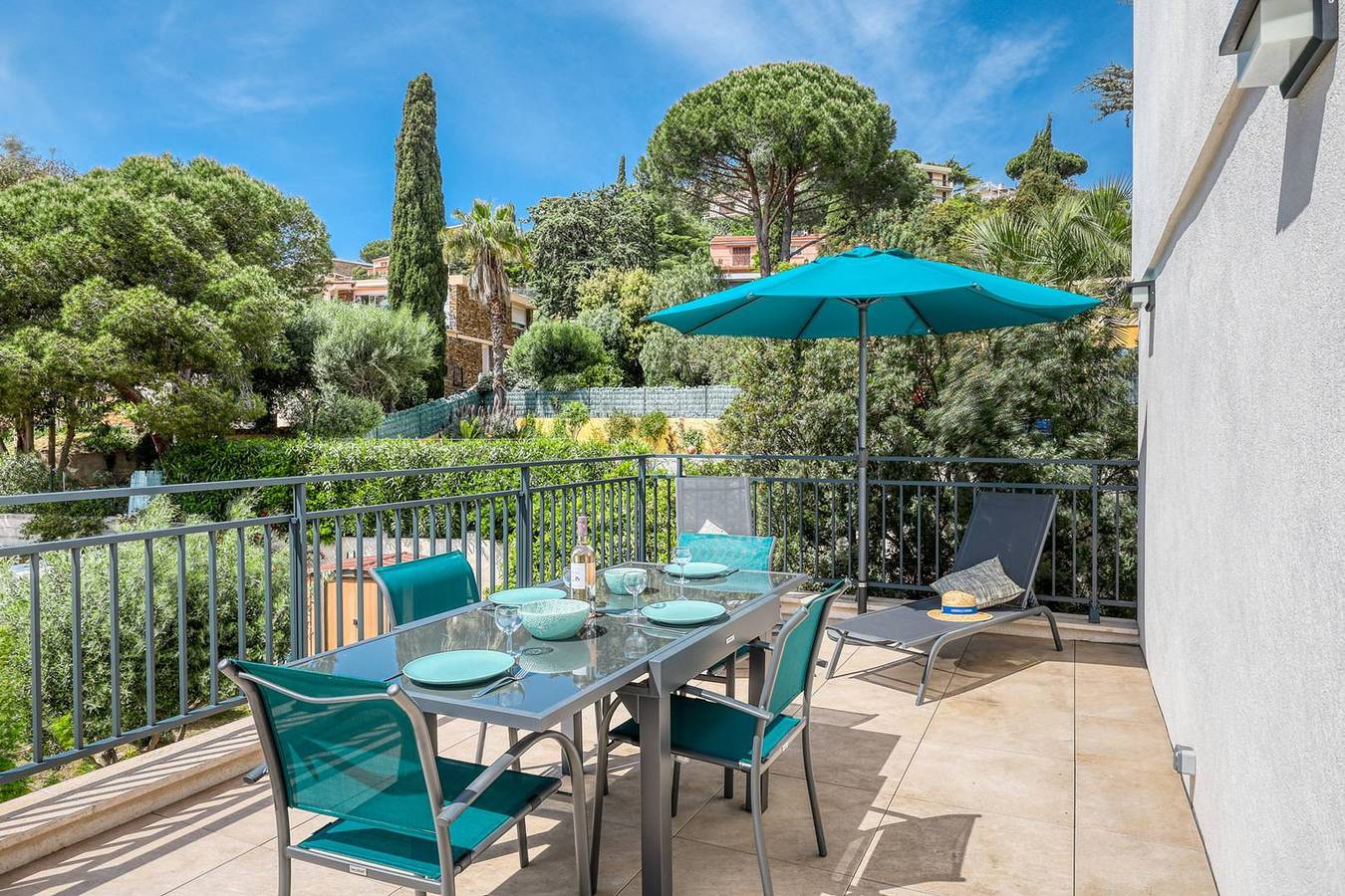 Ganze Wohnung, Ferienwohnung für 4 Personen mit Terrasse in Le Lavandou, Toulon Region