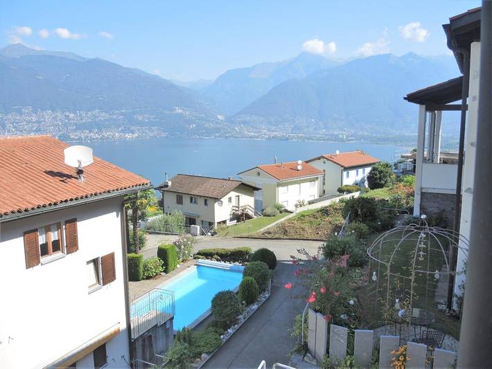 Ferienwohnung für 6 Personen, mit Pool und Ausblick sowie Seeblick und Balkon in Gambarogno - 2