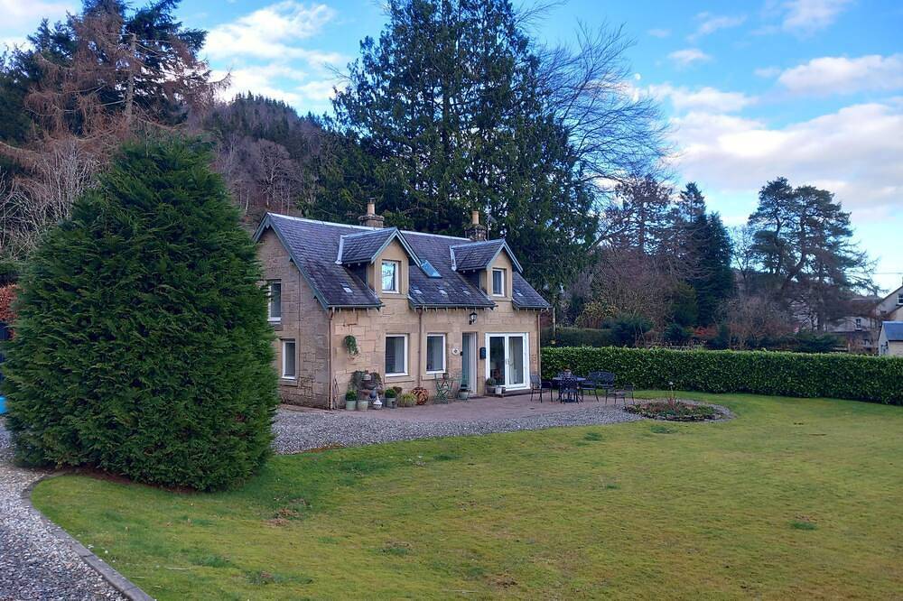 Beautiful Historic Cottage in the heart of Callander in Callander, Région de Stirling