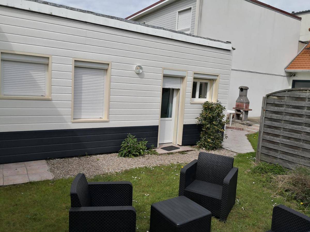 Appartement entier, Emplacement central - 300m de la plage - studio F in Berck Plage, Berck
