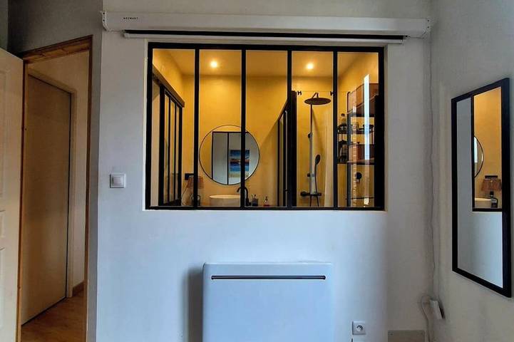 Cosy townhouse Sézanne center, private parking netflix and premium in Sézanne, Marne