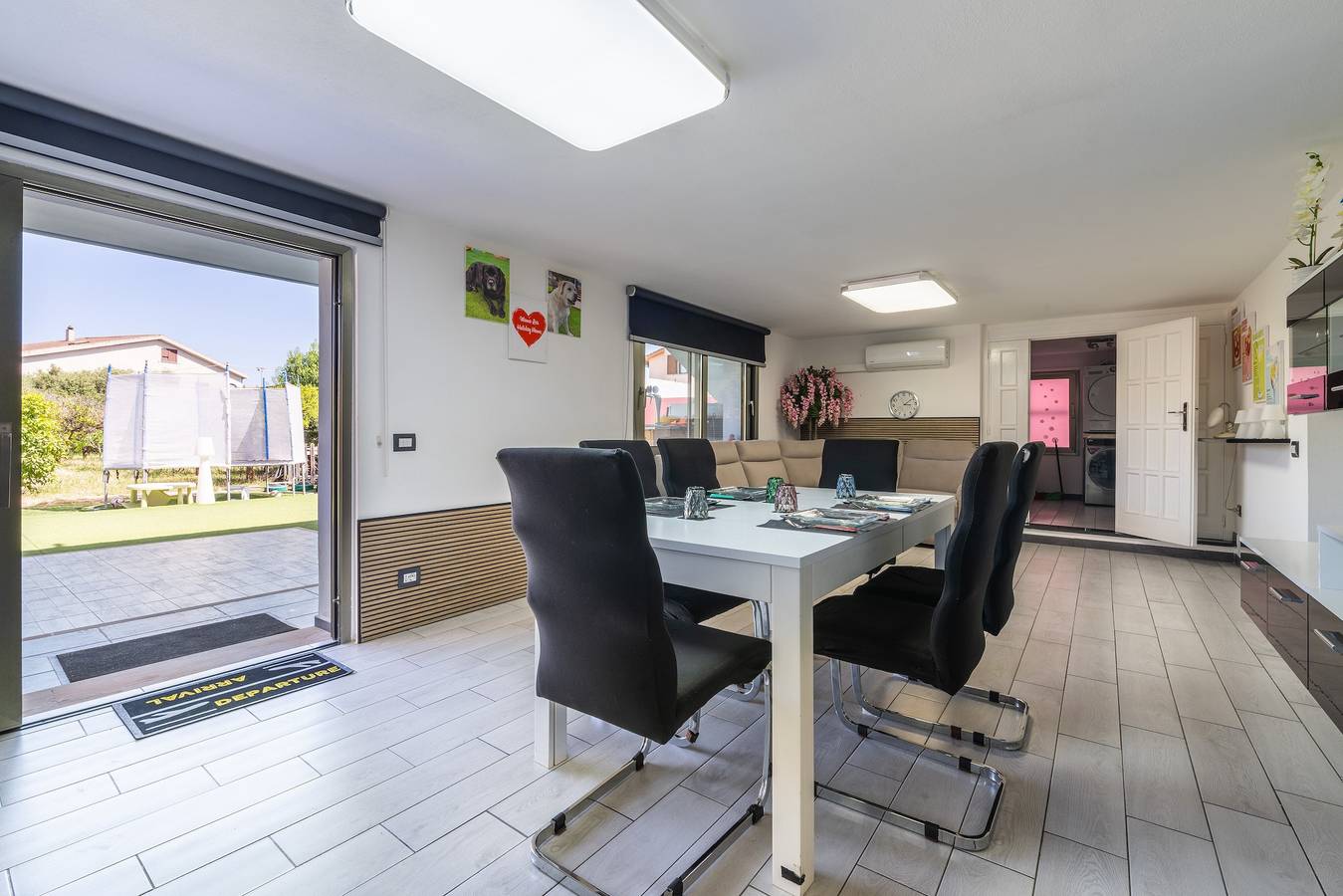Momolea Holiday Home – Spacious Apartment in Central Sarroch, Ideal for Families or Groups in Sarroccu/Sarroch, Sarroch