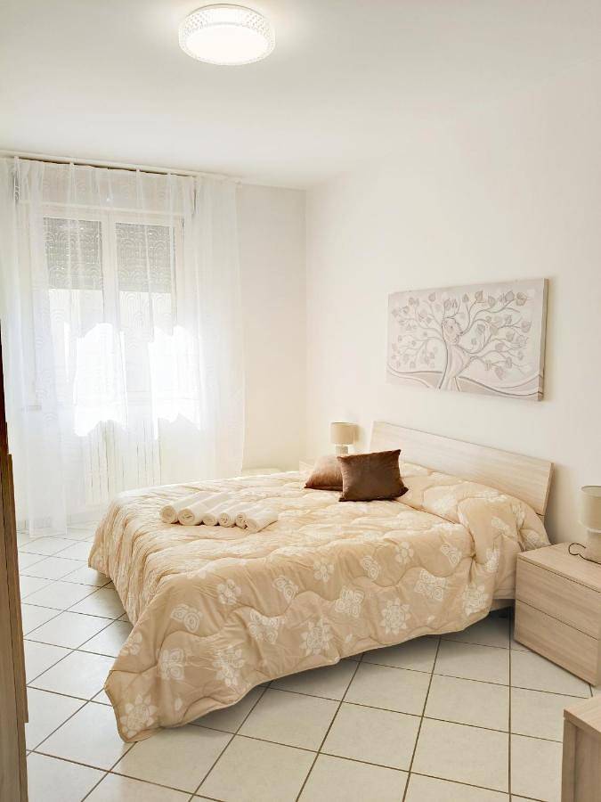 Gîte pour 5 personnes, avec Balcon et Terrasse ainsi que Jardin et Vue à Torre Santa Susanna