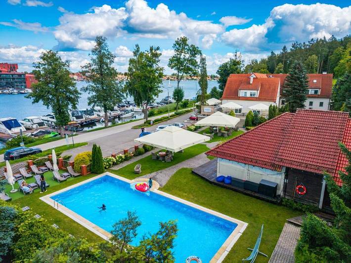 Hôtel pour 3 personnes, avec jacuzzi et piscine ainsi que sauna et jardin, animaux acceptés