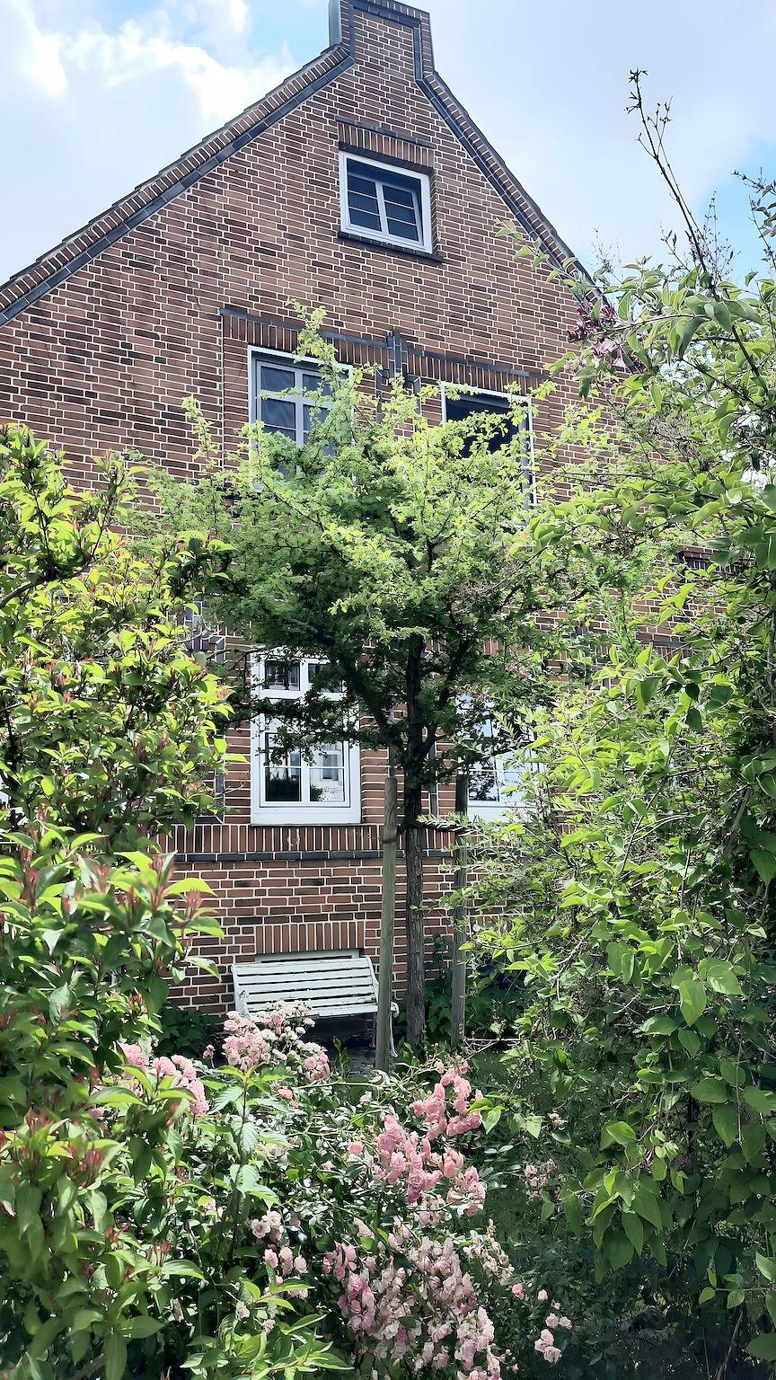 Ganze Wohnung, Altbauvilla nahe Schlosspark mit Terrasse, Garten und Wlan in Eutin, Ostholstein