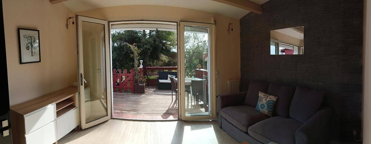 Petite maison au calme - piscine en copropriété, terrasse, mer, clim in Vallauris, Mittelmeerküste (Frankreich)