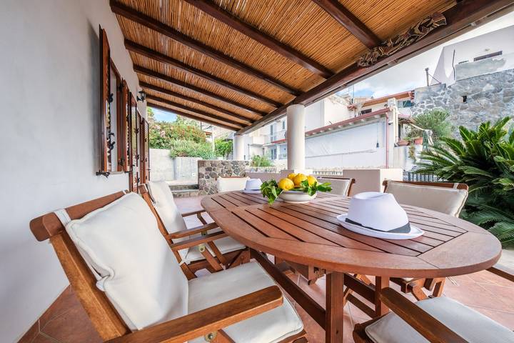 Villa per 5 persone, con Giardino alle Isole Eolie