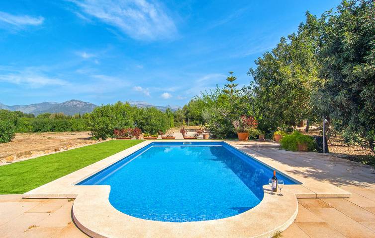 Cozy Terrace Apartment with Pool, Kitchen & Grill in Búger in Campanet, Majorca Center