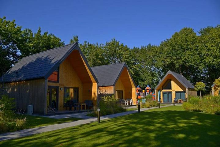 Vakantiepark voor 4 personen, with uitzicht and sauna as well as tuin in Polen