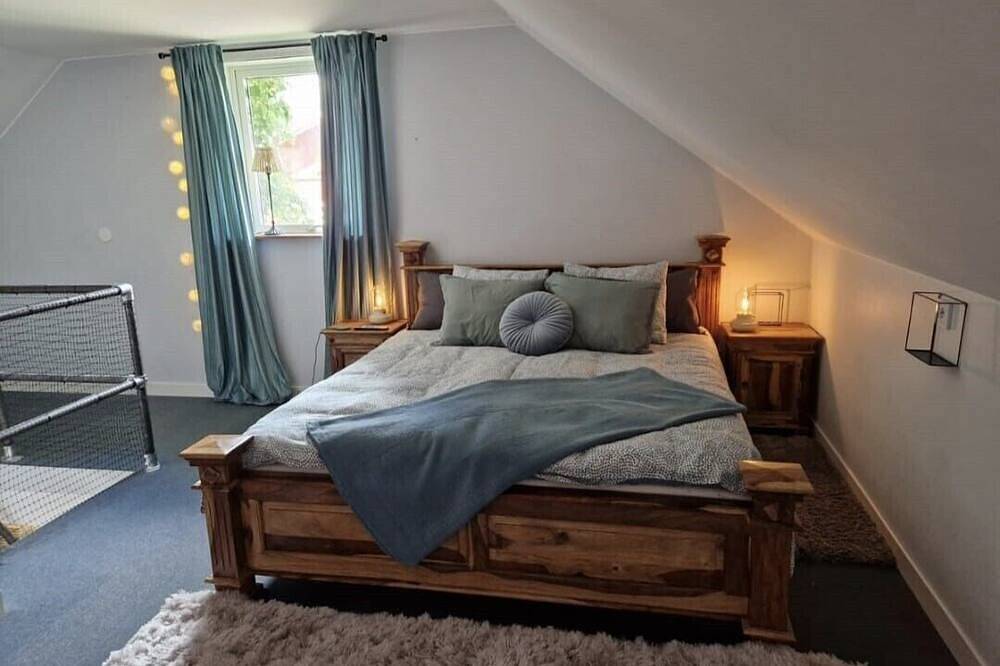 Ganze Wohnung, Countryside, two-level studio, built in an old barn. in Falun, Dalarna