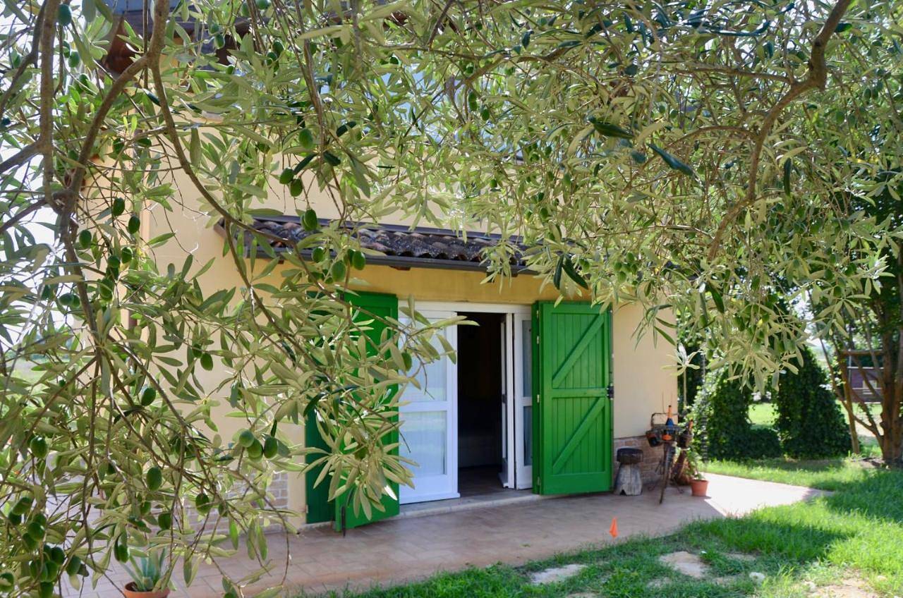 Deluxe Two-Bedroom Apartment with Garden View in Ravenne, Province de Ravenne