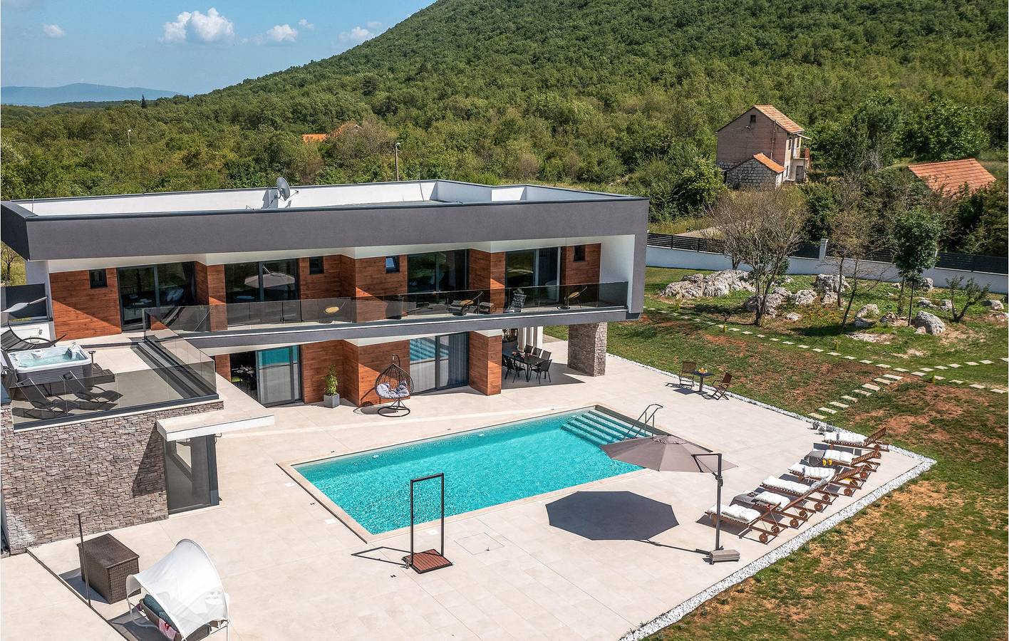 Charmantes Apartment 2 km von Sinj entfernt – mit Pool, WLAN und Terrasse in Sinj, Dalmatinisches Zagora