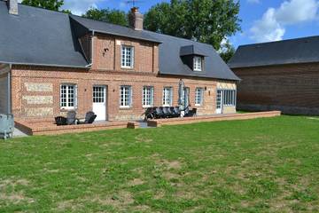 Gîte pour 14 personnes, avec jardin et terrasse, animaux acceptés à Doudeville