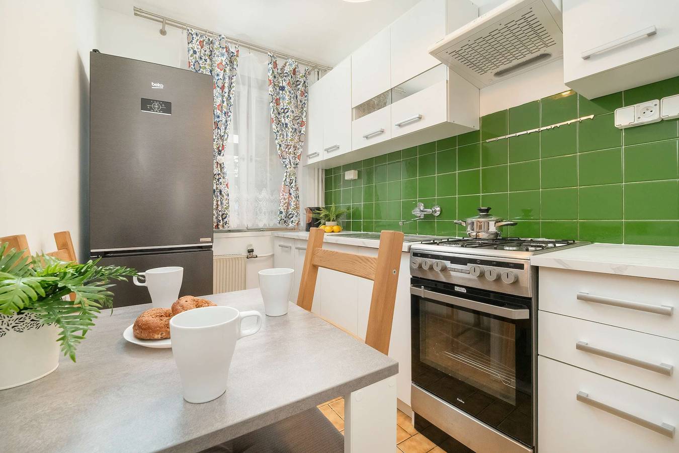 Apartamento entero, Spacious Apartment | Workplace, Close to Airport in Mokotów, Varsovia