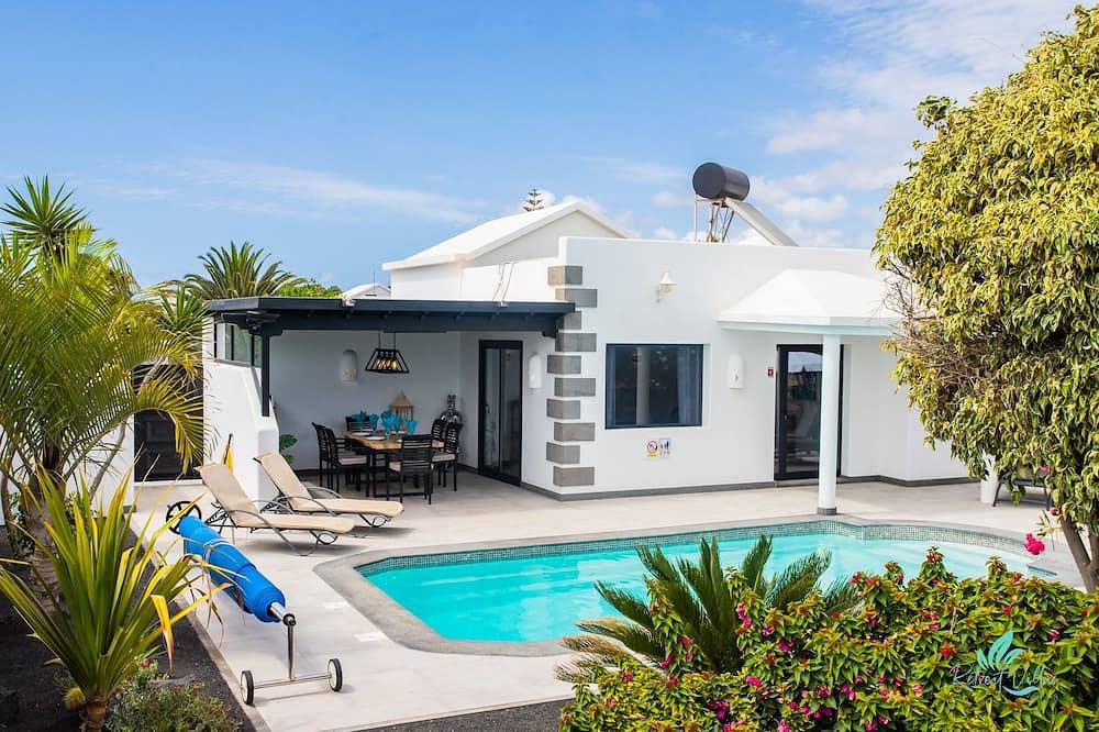 Villa for 8 People in Playa Blanca, Yaiza