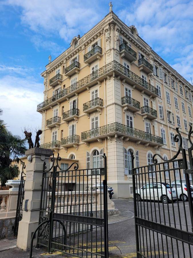 Gîte pour 2 personnes, avec terrasse et vue dans Parc du Bois Vidal - 2
