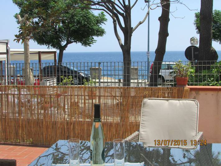 Villa Lilla 20 metri dal mare in Alì Terme, Provincia di Messina
