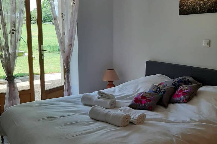 Location de vacances pour 15 personnes, avec jacuzzi ainsi que terrasse et jardin à Cosne-Cours-sur-Loire - 2