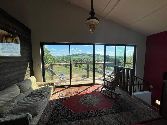 Location de vacances pour 11 personnes, avec Balcon et Terrasse ainsi que Jardin et Vue à Verdelot