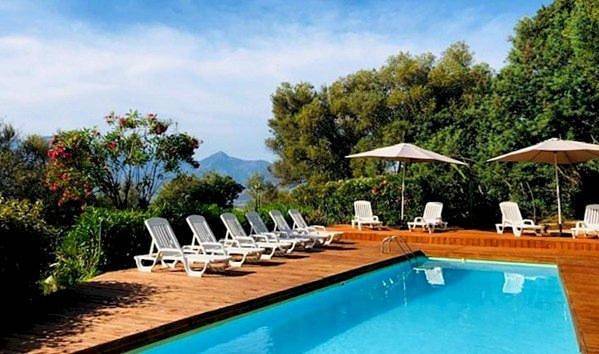 Camping pour 6 personnes, avec vue ainsi que piscine et jardin