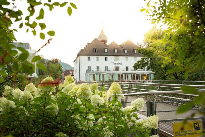 Hotel für 4 Personen, mit Terrasse und Whirlpool sowie Garten und Pool in Waidhofen an der Ybbs
