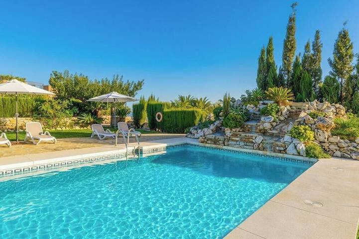Villa for 3 people, with pool and terrace as well as garden - 1