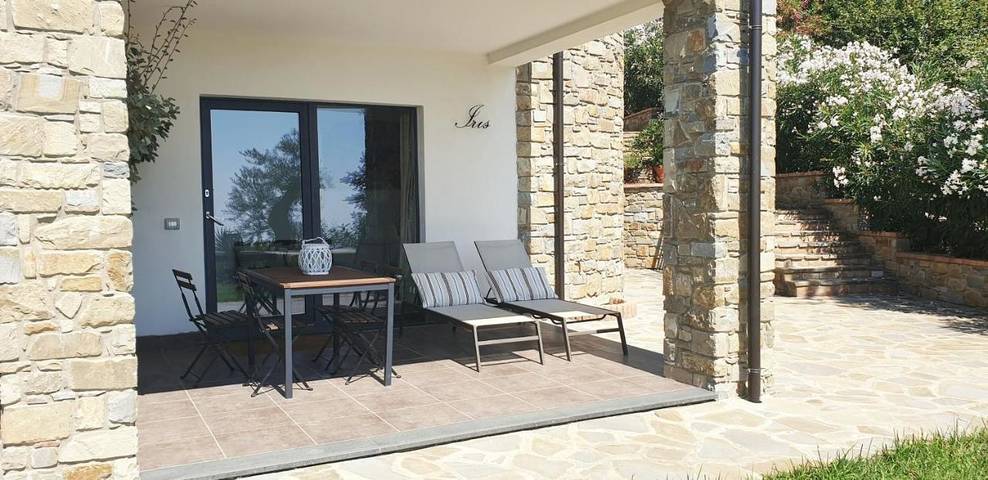 Appartamento per 3 persone, con Balcone e Terrazza nonché Giardino e Panorama a San Mauro Cilento