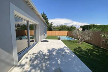 Location de vacances pour 6 personnes, avec jardin et terrasse à Châteauneuf-de-Gadagne