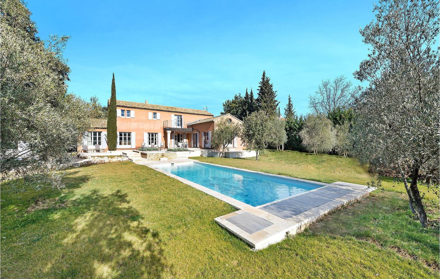 Geräumige und luxuriöse Wohnung in der Nähe von Saint-Siffret in Saint-Siffret, Nimes und Umgebung