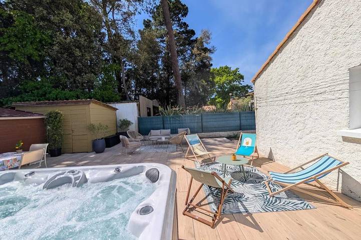 Ferienhaus für 8 Personen, mit Garten und Whirlpool, mit Haustier