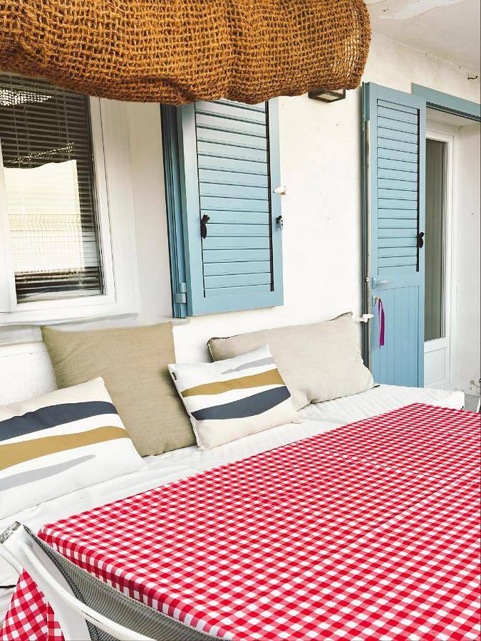 Gîte pour 4 personnes, avec Balcon et Terrasse ainsi que Jardin et Vue dans Plage de Lavasina - 3