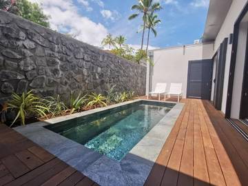 Location de vacances pour 4 personnes, avec terrasse et piscine dans Saint-Gilles les Bains