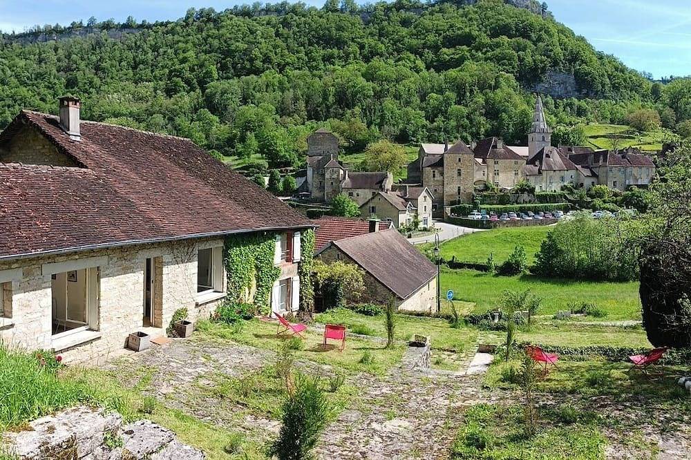 Maison avec vue imprenable sur l'abbaye de Baume-les-Messieurs in Baume-les-Messieurs, Jura Francais