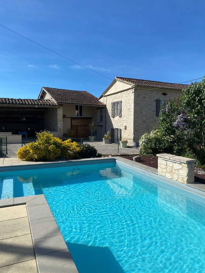 Gîte pour 4 personnes, avec jardin et piscine à Cahuzac-sur-Vère