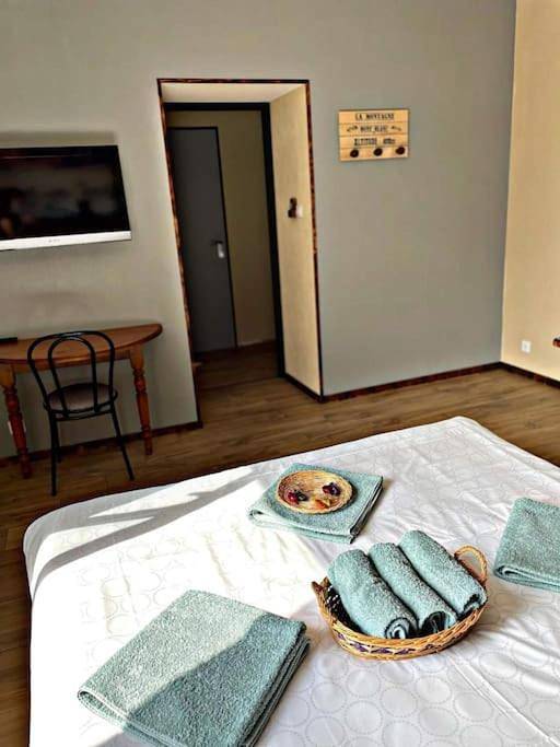 Hôtel pour 5 personnes, avec jardin, animaux acceptés à Raddon-et-Chapendu - 3