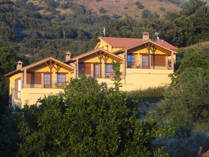 Casa de vacaciones para 2 personas, con Balcón/Terraza y Terraza además de Jardín y Piscina en Provincia de Cáceres