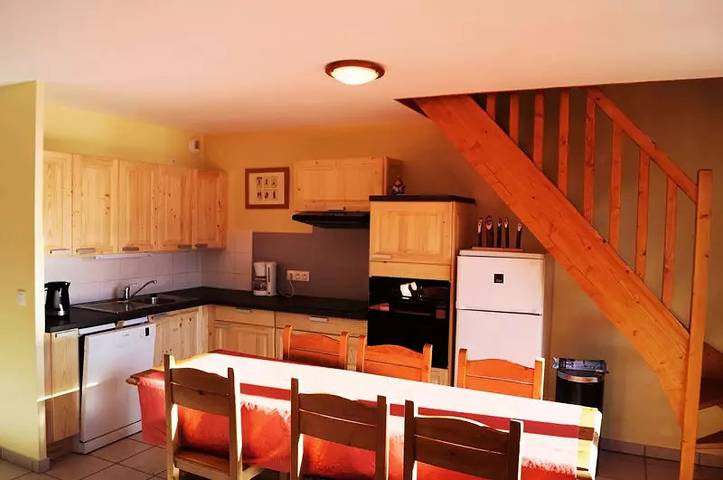 Chalet pour 10 personnes, avec vue ainsi que terrasse et piscine à Saint-Jean-d'Arves - 4