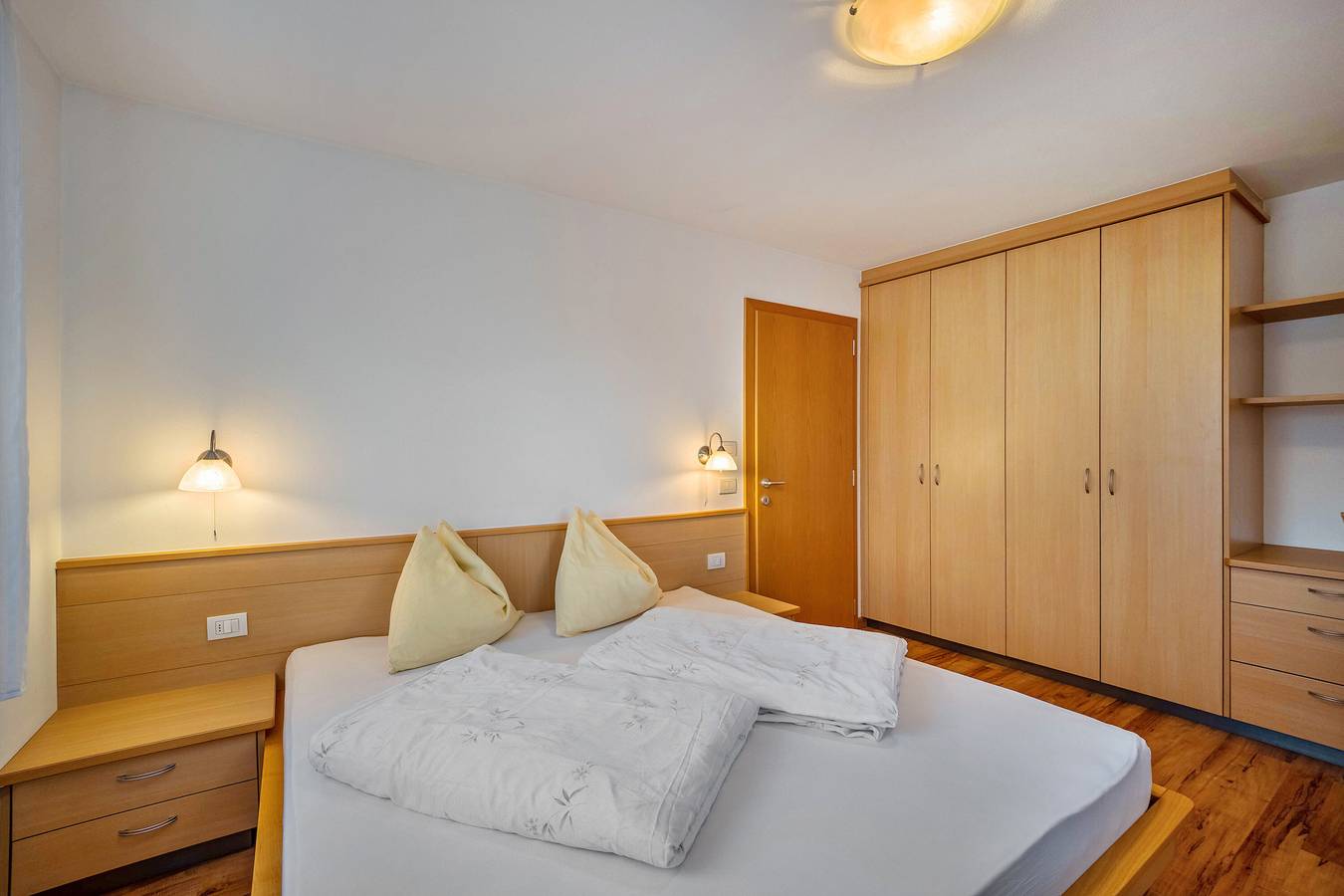 Entire apartment, Holiday Apartment 'Linder 16' with Mountain View, Shared Pool and Wi-Fi in Natz - Naz, Natz-Schabs