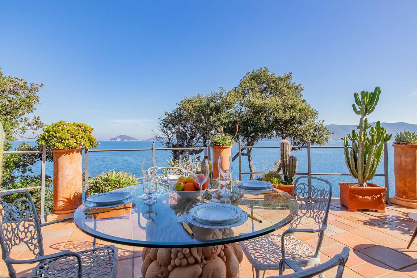 Villa Adriana in Marciana Marina, Arcipelago Toscano