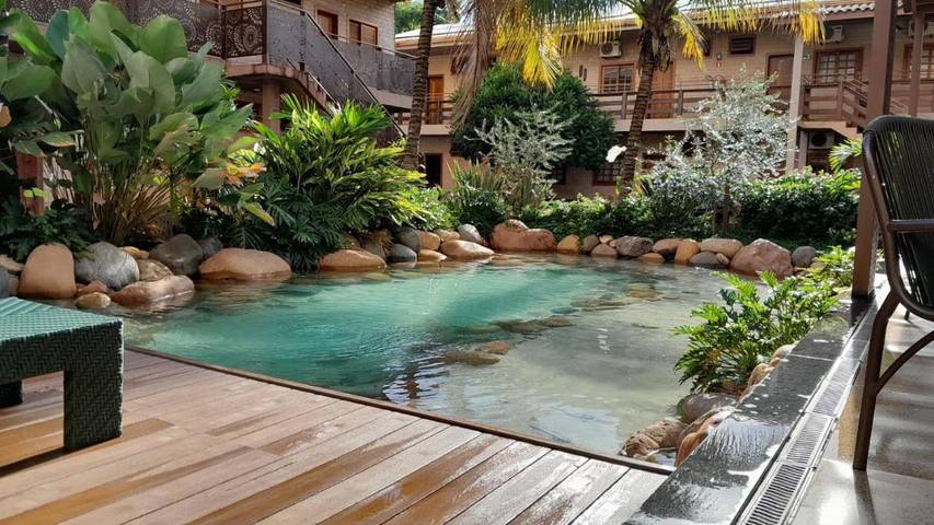 Pousadas para 2 pessoas, com sauna e piscina e ainda jardim em Ribeirão Preto