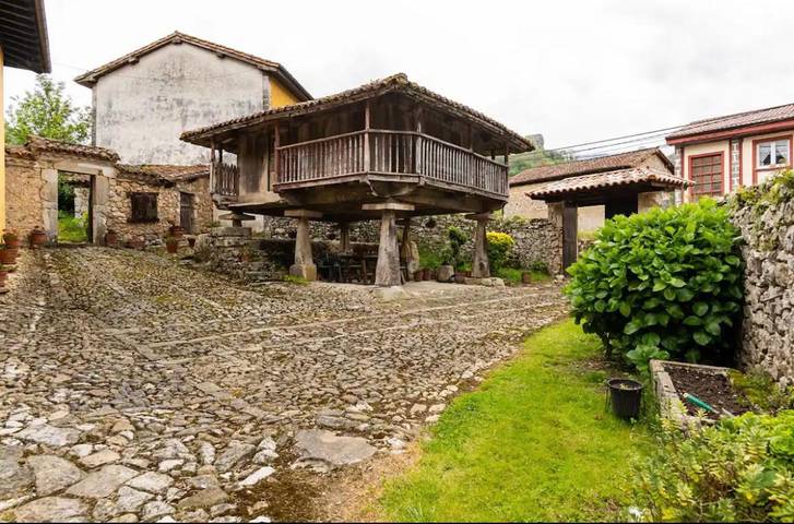 Casa rural para 2 personas, con Balcón y Terraza además de Jardín y Vistas en Posada de Valdeón - 2