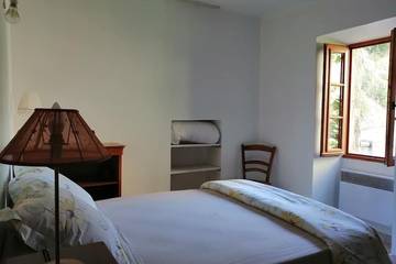 Gîte pour 4 personnes, avec jardin et terrasse, animaux acceptés à Albitreccia