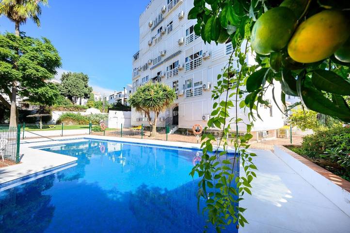 Entire apartment, Fantastic Duplex Penthouse with Sea Views, Wi-Fi, and Air Conditioning in Benalmádena Costa, Benalmádena