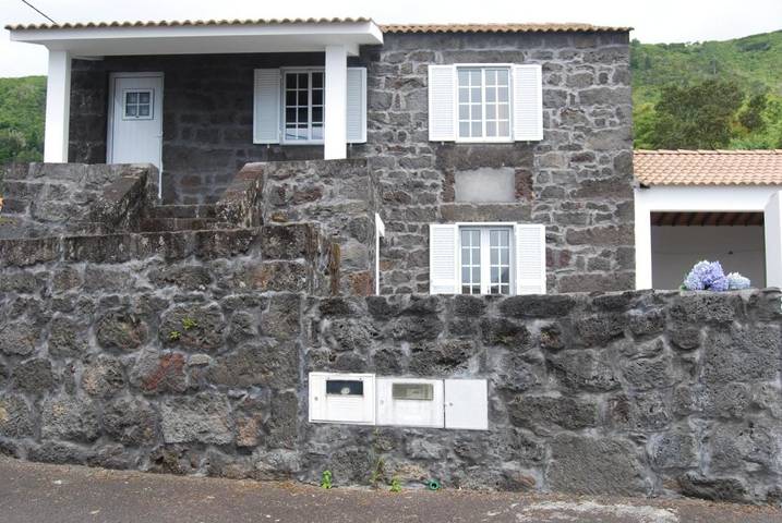 Location de vacances pour 3 personnes, avec jardin et vue, animaux acceptés à Lajes do Pico - 4