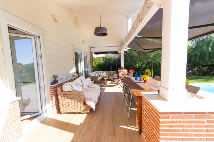 Chalet para 8 personas, con jardín y piscina en Valles Oriental - 4
