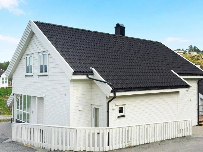 Ferienhaus für 8 Personen, mit Whirlpool und Terrasse sowie Pool und Sauna in Sveio