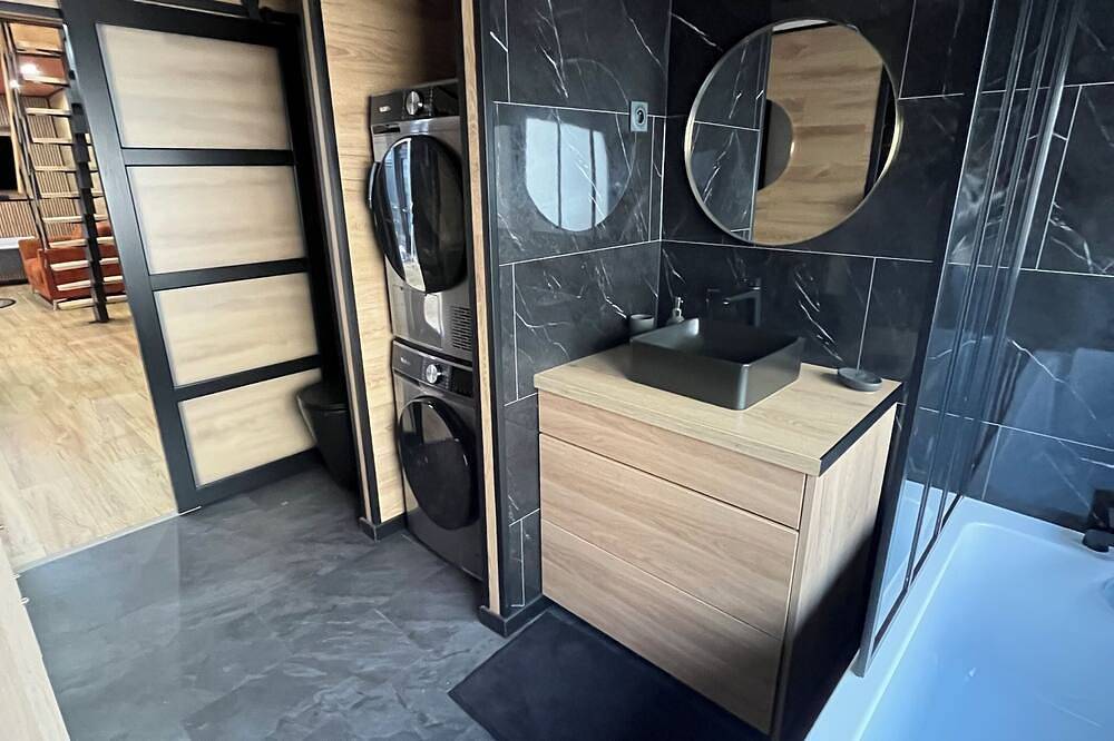 Geheel appartement, Apartment Containers 900 m from the beach in Calais, Calais en omgeving